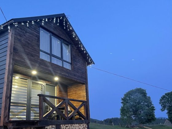 Будинок в горах,та лавандове поле на висоті 1050м Яблуниця