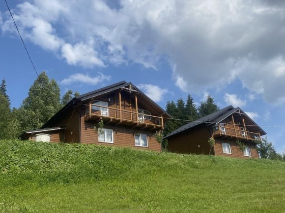 В Обіймах Карпат Яблуниця