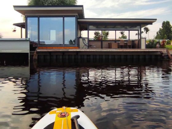 Будинок в усамітненому місці з красивим видом на Дніпро Вишенки