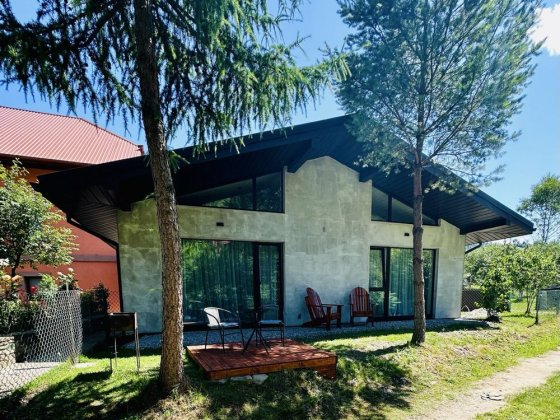 Новий котедж RiVERHILL на 2-4 чол.,подобово . Славское