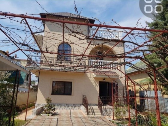 Сдам частный дом 5 спален до моря 3 минуты  , летняя кухня,беседка Каролино-Бугаз