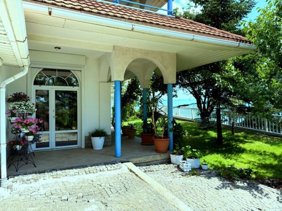 Сімейний відпочинок на березі моря !!! Новая Дофиновка