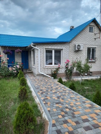 Сдам дом на 9 человек,ст.Солнечная - фото 1