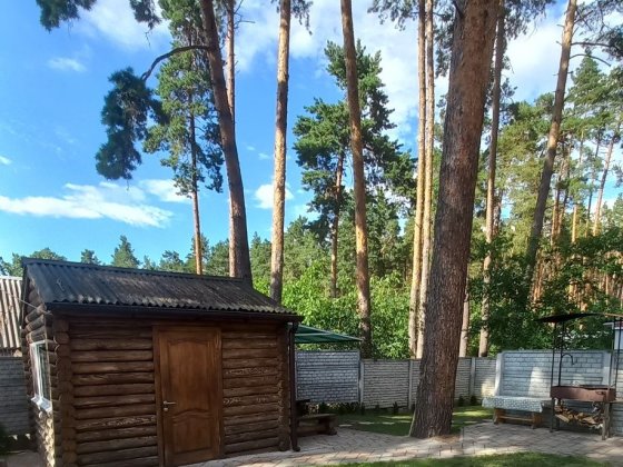 Здається будиночок для відпочинку. У місті!!! Геронимовка