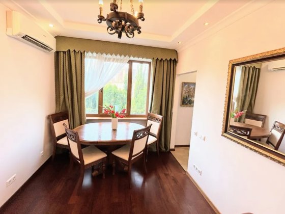 Продаж 3-к квартири бульв.Лесі Українки 24, Печерський район Киев