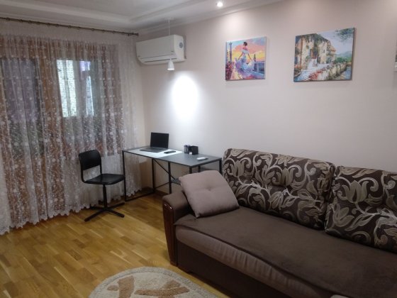 Квартира подобово біля басейну з 22.08 Берегове