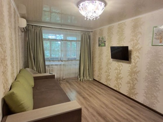 2к квартира 2 линия от моря . Чорноморськ