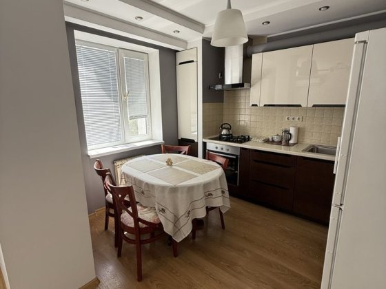 Чиста, охайна  3 к.квартира біля моря  ЖК « Моноліт» від власника Чорноморськ