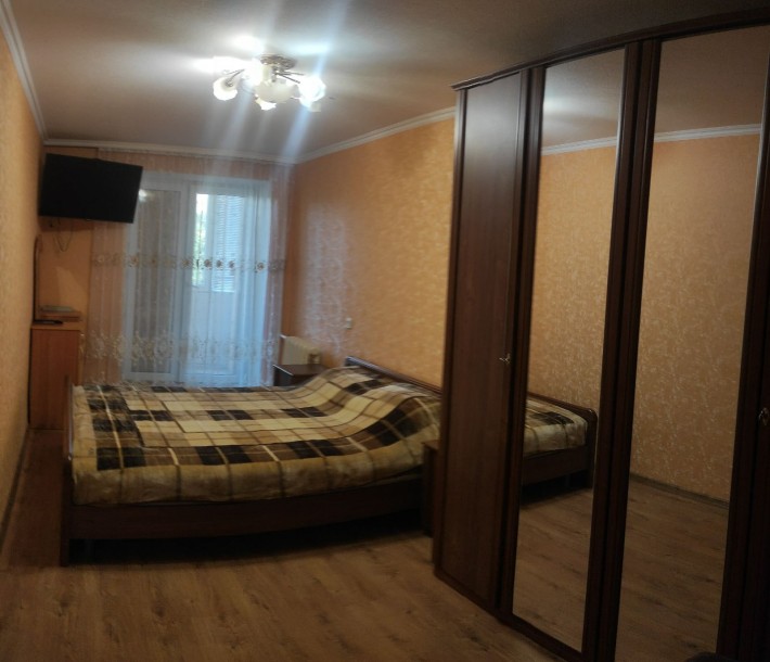 Подобова оренда 2-х кім квартира біля Критого ринку - фото 1