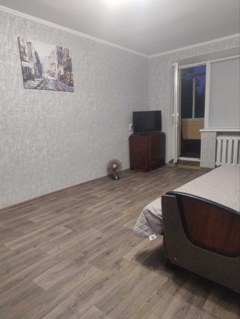 Подобова оренда квартири в районі 3-ої лікарні. - фото 1