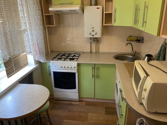 Одно комнатная квартира по суточно на победе