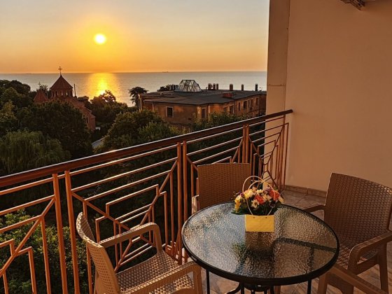 С 5.08! 3 комнаты.! Аркадийский дворец. Паркинг. 3 мин море! Одесса