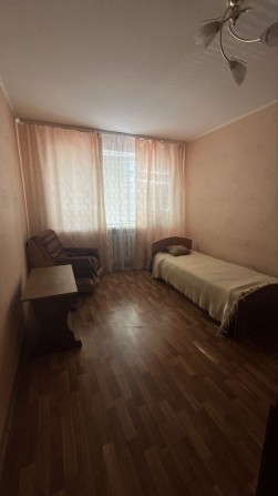 Здам в оренду 2-і кімнати в 3-х кім. квартирі вул. Карнаухова - фото 1