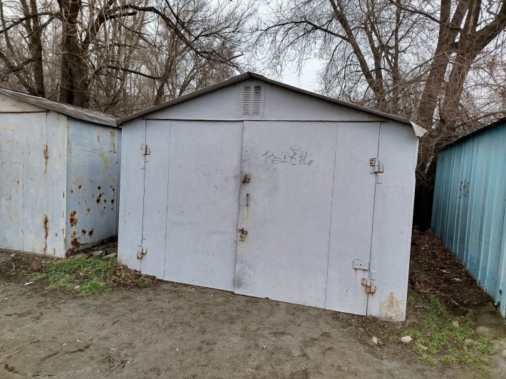 Сдам гараж на Космосе на Роддоме ,ул. Чумаченко 13, 17, 23 - фото 1
