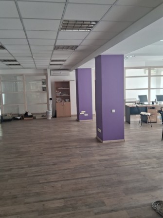 Продам офіс 475м, open-space та кілька кабинетів. Ремонт, меблі, скляні перегородки - фото 1