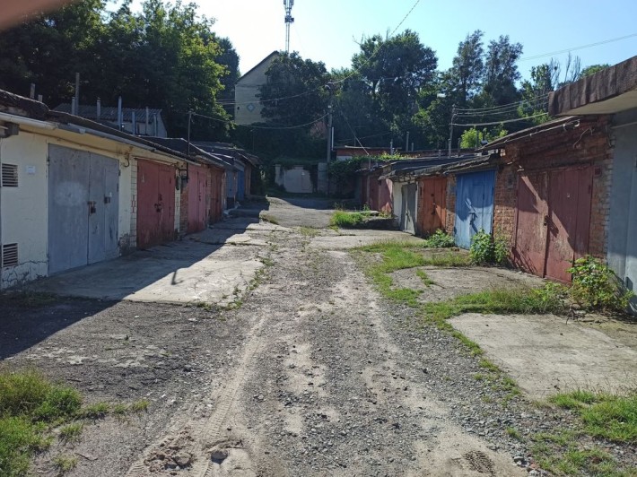 Продам гараж масив Золотий колос де танк стояв - фото 1