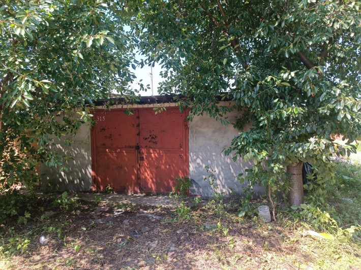 Продам гараж в городку - фото 1