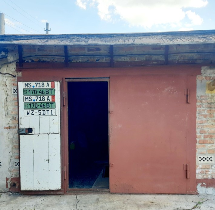 Продам капітальний гараж / Томилівська - фото 1