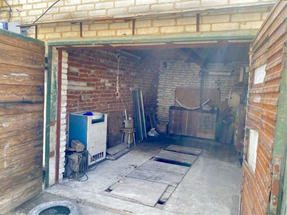 Продається гараж у кооперативі «Залізничник»Левандівський міст,5 парк Львів