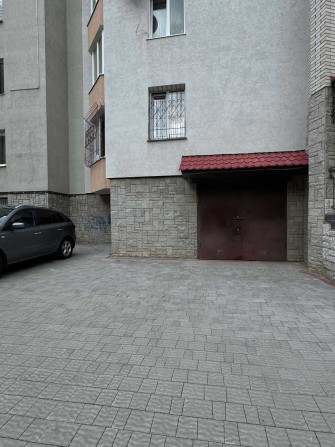 Продаж гаражу на два паркомісця вул. Тролейбусна 32м2 Без комісії - фото 1