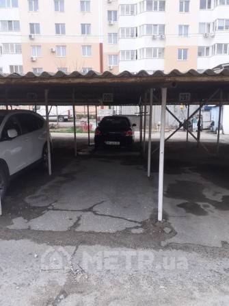 Продам крите паркомісце на вул. Небесної Сотні - фото 1