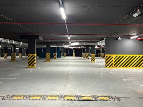 Гараж, паркомісце, паркінг, акція, розтермінування Угорники