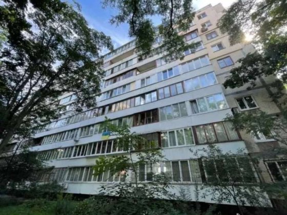 Продаж 2-кімнатної квартири на вул. Липківського, 13, метро Вокзальна Київ