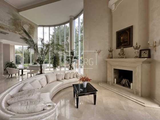 Аренда дома с панорамными окнами и выходом на воду Козин без % Козин