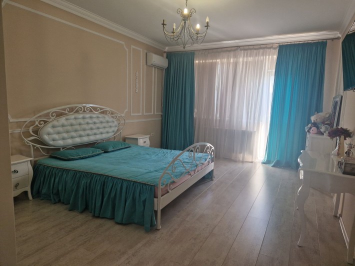 Здається квартира. 3 кімнати, 2 гаражі. Центр. - фото 1