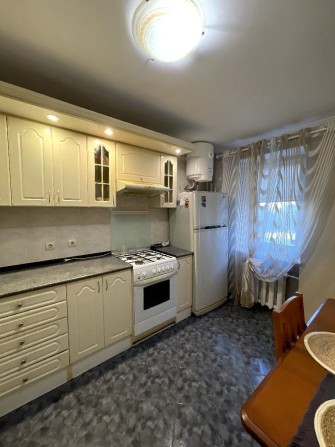Сдам классную 2х комнатную квартиру  Малиновского/ Гайдара - фото 1