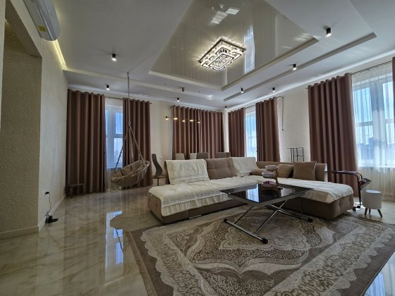 Оренда 4 к квартиру в ЖК Дельмар Люкс Слобожанское