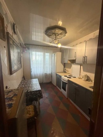 Сдам просторную 3к квартиру на ул. Новокрымская 5 (Титова) - фото 1
