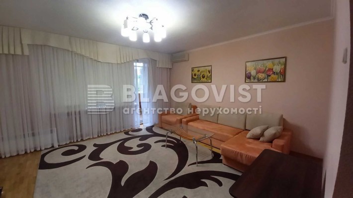 Оренда 3х кім квартири 110м 5й пов метро Печерська є власне паркомісце - фото 1