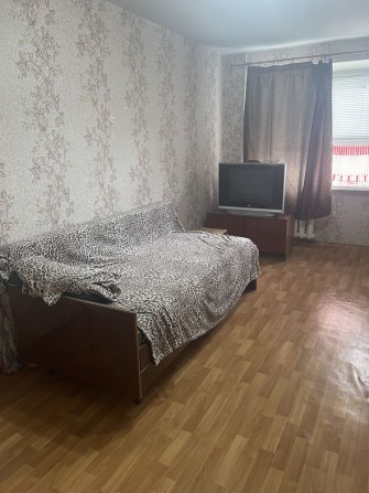 Недорого сдам в аренду 1-но комнатную квартиру в центре - фото 1