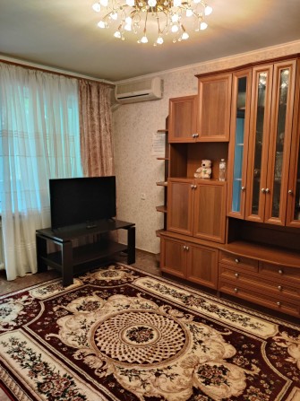 Сдаю СВОЮ двухкомнатную квартиру на улице Театральная - фото 1