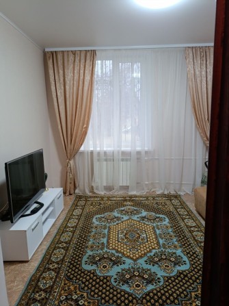 Сдам 3 х комн. квартиру в центре 10000 гр. - фото 1