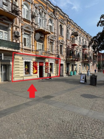 Нове Магазин на червоній лінії на Європейській площі. Місце бомба. Гарний ремонт, вітрина - фото 1