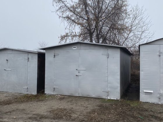 Продам железный гараж.