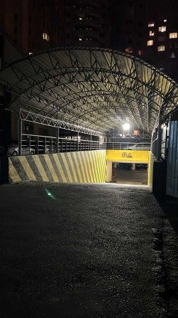 Продам паркинг Чудо город 19-В. Шикарное место. Широкий заезд - фото 1