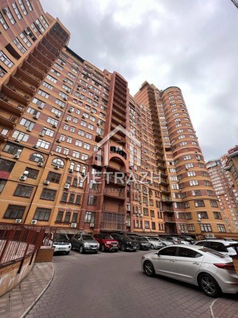 Хітціна! Продаж сімейного парко місця Євгена Коновальця 36в - фото 1