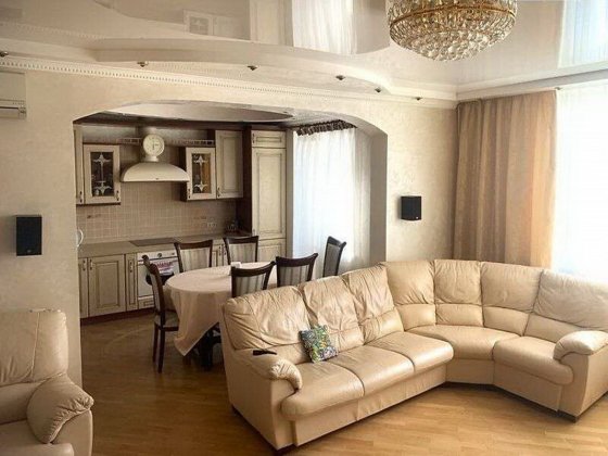 Продаж 4-кімнатна вул. Срібнокільська, 1 Дарницький район Київ