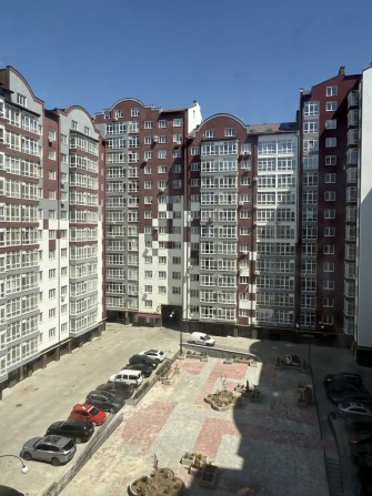 продам 2кімнатну квартиру в центрі готову до ремонту (з чистовими роб) - фото 1