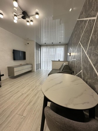 Квартира з ремонтом в ЖК "Бургундія"
буд. 3
Студія 28 м2 - фото 1
