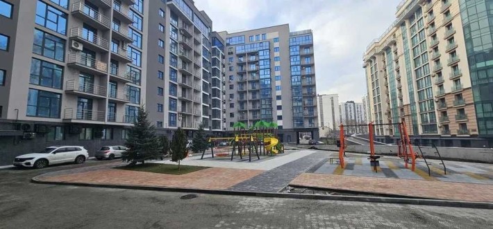 Продається 1-кімнатна квартира-студія з видом на міське озеро - фото 1