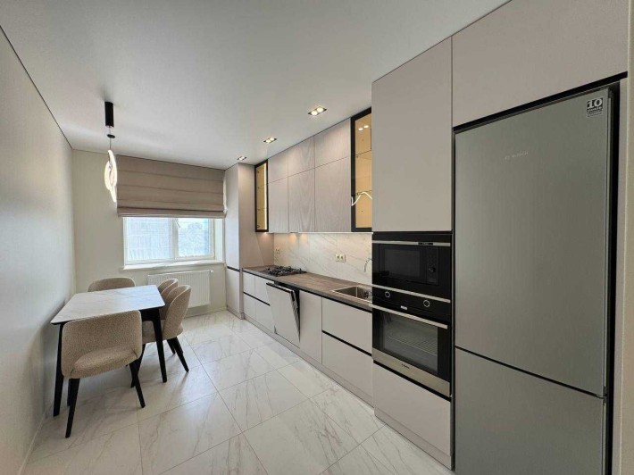 Продаж 2к квартири з дизайнерським ремонтом - фото 1