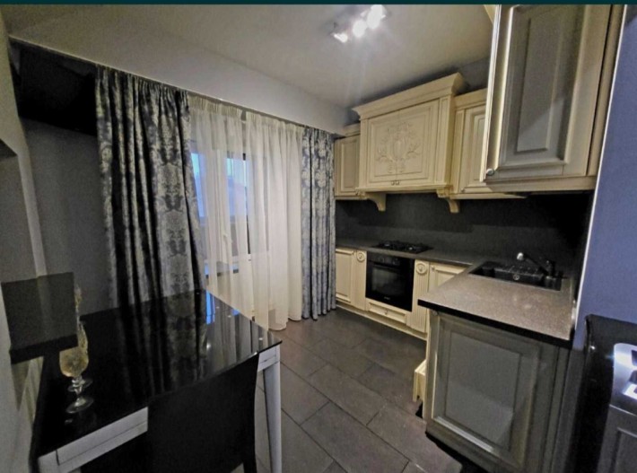 Продаж 3-кімнатної квартири в центральній частині міста Буча. - фото 1