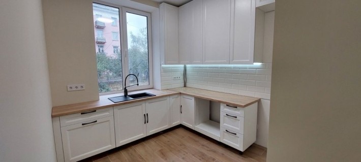 Продаж 3 кімнатноі сталінки ! Рідкісна пропозиція! - фото 1