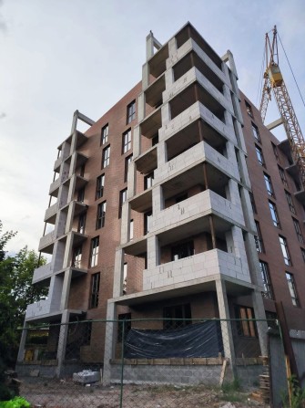 Продам 2-х.кім.в центрі міста в новобудові. - фото 1