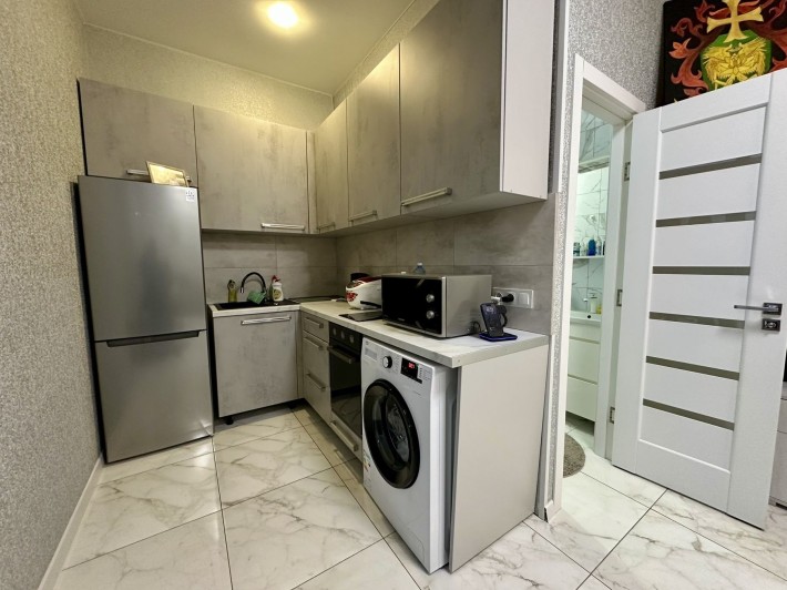 Продам 1 кімнатну квартиру з ремонтом  у  Центрі міста/Є-відновлення - фото 1