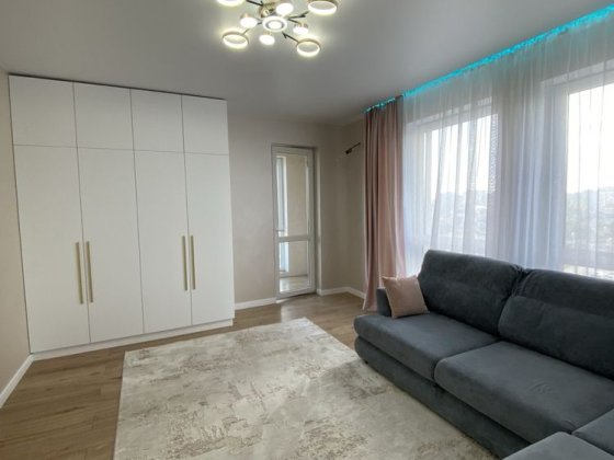 Продаж 3-х кімнатної квартири 90 м з ремонтом та меблями ЖК Медісон Бровары